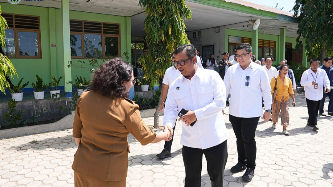 BGN Pasaman Bersama BPOM dan PCO RI Tinjau Pelaksanaan MBG di Kupang