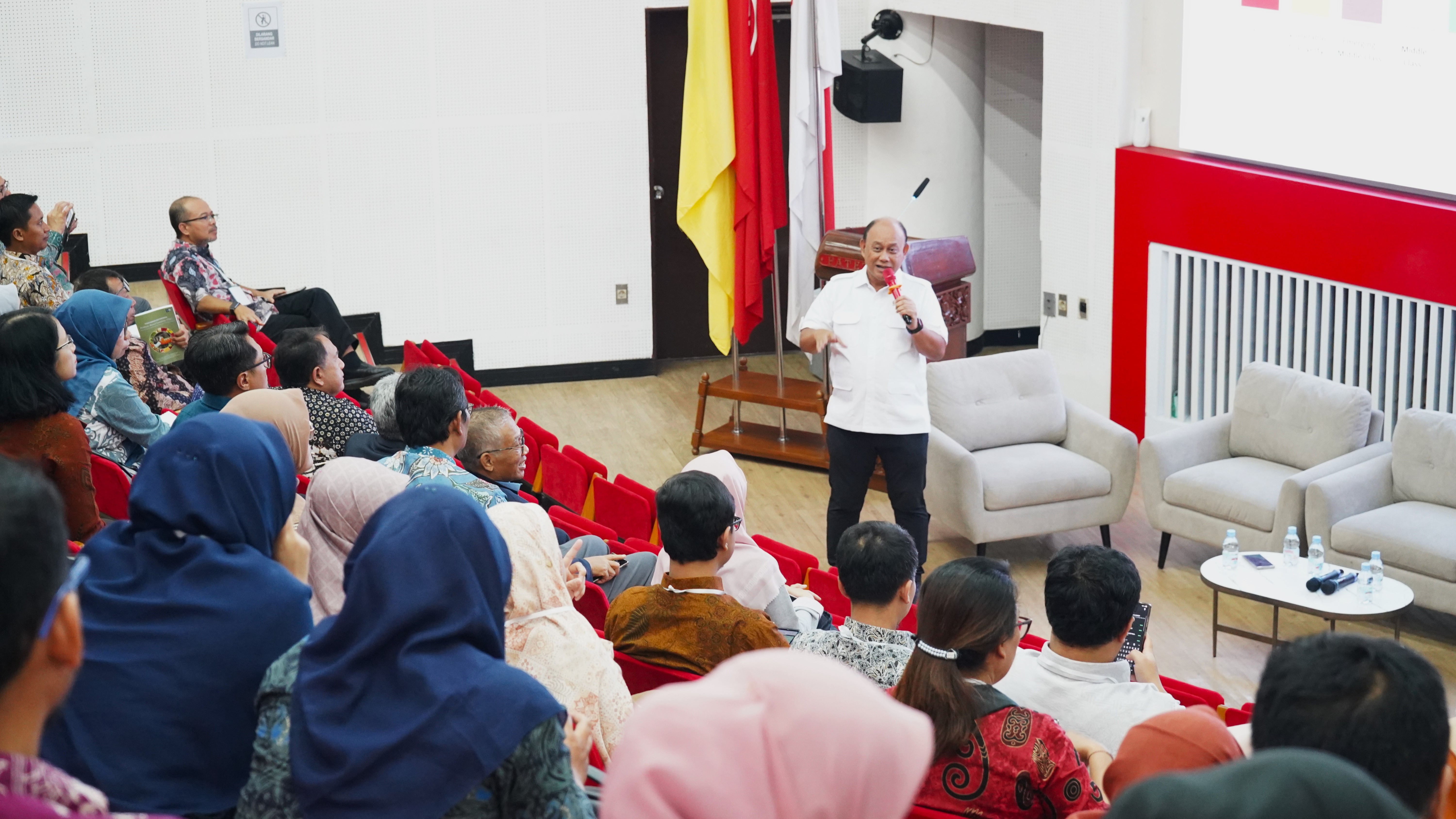 Kabadan BGN Pasaman Hadiri Seminar Nasional dan Pertemuan Forum Komunikasi Perguran Tinggi Teknologi Pertanian Indonesia Kebijakan Nasional dan Tantangan 